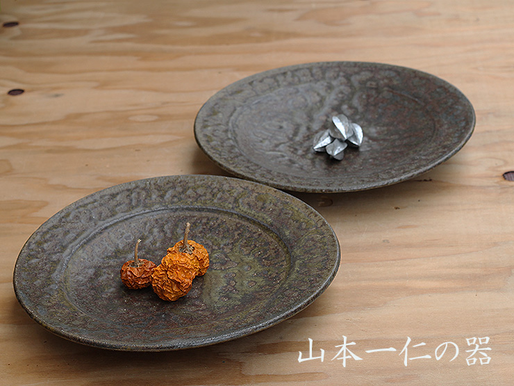 弓立窯・山本一仁さんの個展の器をお届けします