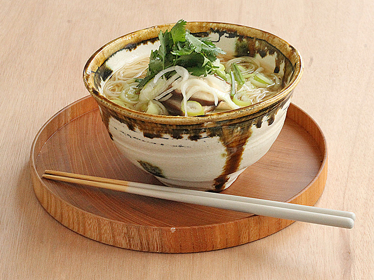 白化粧線刻織部ふらし丼